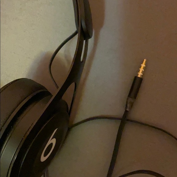 Beats - Picture 3 of 3